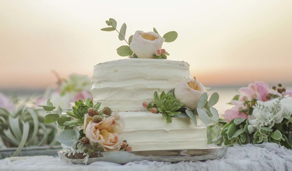 wedding cake roses